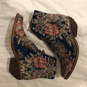 Free People/Jeffrey Campbell Tapestry Boots